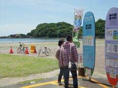 甲浦駅から海に出た所に「道の駅東洋町」があります。
ここまでが2つの路線共通のコースです。この先、通常コースは北上し、
再び徳島県に戻って、「道の駅宍喰温泉」が終点です。
今回の特別便は、南下して室戸岬を目指します。
