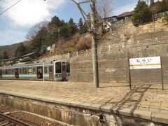 2022.03.27　中津川ゆき普通列車車内
１１５系だったスジは２１１系が引き継いだ。