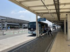 リムジンバスで、なんば駅へ向かいました。