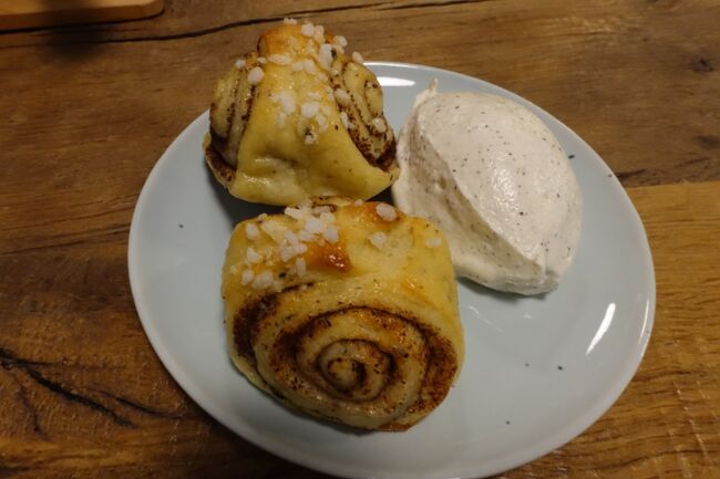 デザートはシナモンロール！