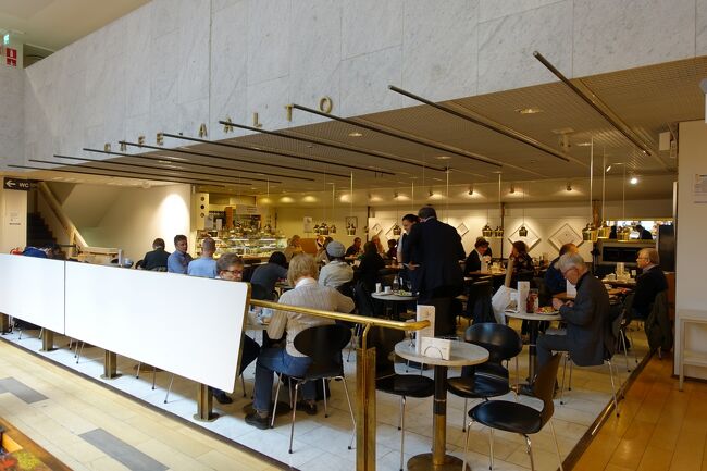 カフェで一休み