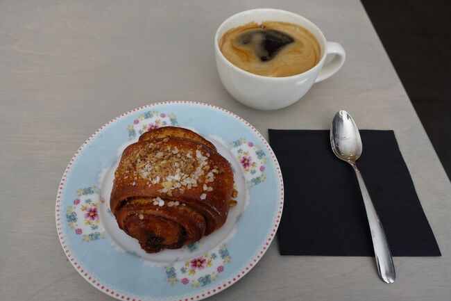 シナモンロールがおいしいと評判のパティスリーへ<br />ヘルシンキで食べたシナモンロールの中でここが一番おいしかったです。<br />しかし、残念なことにグーグルマップによると閉業されたようです。