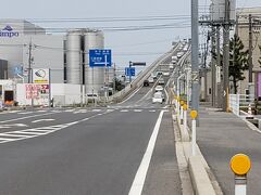 通称　べた踏み坂を抜けて
サプライズの地へ向かいます

※どこで撮影したら良いのか・・・(。・ω・。)
是非『江島大橋』『べた踏み坂』ググってみてください