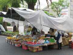 野菜や果物を売っているお店が多かった。