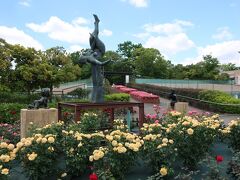 荒川自然公園にやって来ました。
ここは三河島水再生センターの上に人工地盤を造って出来た6万平方メートル以上と区内でも最大級の広さの公園です。