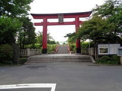 荷物を部屋に置き、身軽になったところで街に繰り出す。

歩いて亀戸天神社へ。