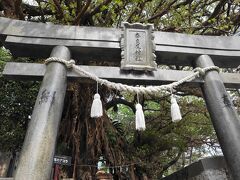奈良尾港のそばにある奈良尾神社に参拝。
