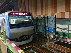 海老名５：５０発の急行横浜行きに乗車します。横浜までは30分でスムーズに。