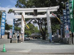 天守閣の次は、加藤神社に向かいます。もちろん清正公が祀られています。

熊本城では、多くのスタッフの方がいるので、加藤神社への行き方を聞けば教えてくれます。