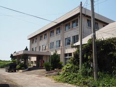 池島唯一の宿泊施設、池島中央会館。

今日はここに泊まりまーす。