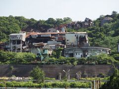 15時30分、観光オプションを終え、池島港で降ろしてもらった。
バックパックをもらって、池島中央会館へ向かう。

選炭工場は、石炭を水槽で比重により選別し岩石等を取り除き、さらに燃焼カロリー毎に選別する工場。