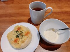 5月13日(金)
軽井沢滞在最後の日になってしまいました
緑友食堂で購入したパンのもちもちポテトマヨで朝食にしました