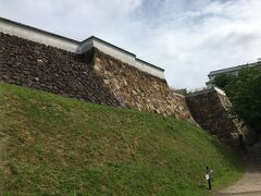 次は島内の北にある苓北町の富岡城へ。
天草にお城があったなんて知らなかった～。