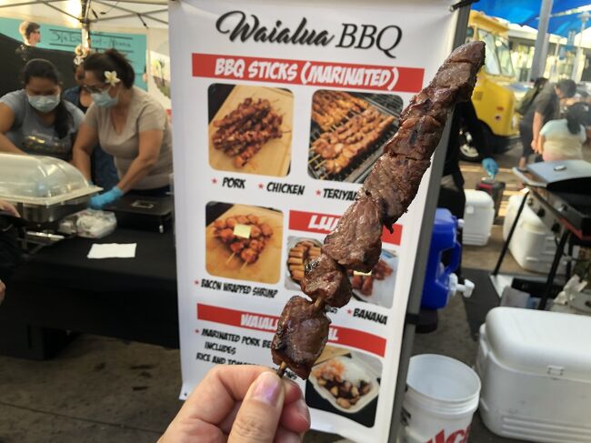 ちょっと串差しのお肉も食べたくなって・・・笑。<br />このボリュームで5ドルでした。