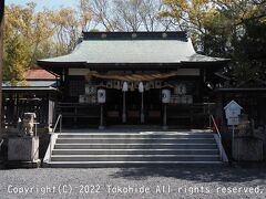 鹿島神社

南部湾の鹿島に鎮座する元本社の遙拝所として創建され、1909年に島から本社を移転してきました。
元本社は奈良時代以前に茨城の鹿島神宮から主祭神の武甕槌神を分霊して祀ったものとされています。
写真の本殿は、かつて三鍋王子の本殿だった建物を移築したものです。


鹿島神社：https://www.minabe-kanko.jp/sightseeing/1187
鹿島：https://www.minabe-kanko.jp/sightseeing/1306
鹿島神宮：https://ja.wikipedia.org/wiki/%E9%B9%BF%E5%B3%B6%E7%A5%9E%E5%AE%AE
武甕槌神：https://ja.wikipedia.org/wiki/%E3%82%BF%E3%82%B1%E3%83%9F%E3%82%AB%E3%83%85%E3%83%81
分霊：https://ja.wikipedia.org/wiki/%E5%88%86%E9%9C%8A
三鍋王子：https://ja.wikipedia.org/wiki/%E4%B9%9D%E5%8D%81%E4%B9%9D%E7%8E%8B%E5%AD%90_(%E3%81%BF%E3%81%AA%E3%81%B9%E7%94%BA)#%E4%B8%89%E9%8D%8B%E7%8E%8B%E5%AD%90