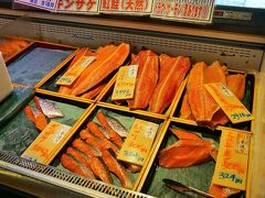 万代島鮮魚センターでは、新潟港で水揚げされた日本海の獲れたて海の幸を直売。
