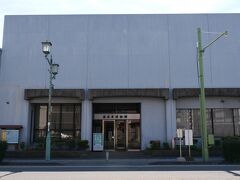 まずは桑名宿の予備知識を仕入れるために桑名市博物館へ。
何やら古い建物です。