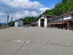 飛騨高山・まつりの森

櫻山八幡の方は行ったことがある
https://4travel.jp/travelogue/10674622
2回目ってのはなかなか足が向かないので、今回はこっちに

平日だからか、人いねぇ～