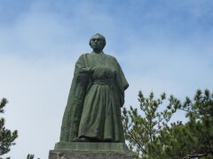 坂本龍馬銅像　
