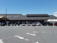 昼食は、追分から浅間サンラインに逃げ、東部湯の丸ＩＣに近い道の駅で。