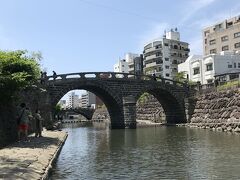 観光スポット。眼鏡橋。水面が揺れていてメガネの写真にならなかった。