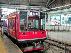 まだ朝早いからか、箱根登山電車は余裕で先頭車輌の左側席をゲットできましたw

ご存知のとおり３回のスイッチバックを経て終点の強羅駅に到着するので、前後も左右も３回変わることになるけどねw