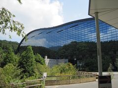 続いて、九州国立博物館へ向かいます。場所は太宰府天満宮のすぐ側です。

九州国立博物館は歴史系博物館として設立されたそうです。
