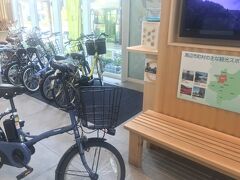 大和八木駅到着後、レンタサイクルをお借りし、荷物もって今晩の宿に向かいます。