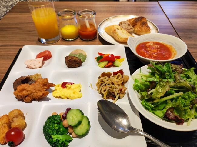 朝食は豪華ではないけど結構な種類がありました。<br />ザンギが美味しかったです。<br />料金を考えたらこれで十分。