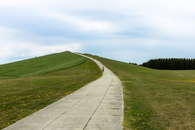 こちらはプレイマウンテン<br /><br />なだらかな坂道を登ります