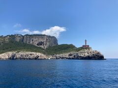 カプリ島でサンセットを見るのならここが一番おすすめです。Punta Carenaの灯台


