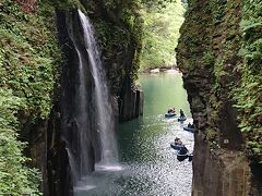 昨日も何度も見た滝見台から見る高千穂峡と真名井の滝
高千穂峡と真名井の滝を写した綺麗な写真を撮ろうと
何枚も写真撮影に挑みました。