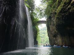 ちょうど正面から見た高千穂峡～
この景色は上からは見れませんから貴重です。