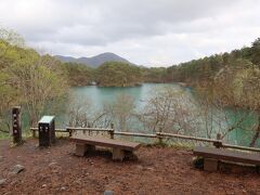 そこからしばらく歩いて最後の沼となる毘沙門沼に出た。

五色沼の中で最大の沼である。