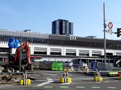 「新潟駅」の前を通過。現在、駅前広場と駅舎工事をしてました。