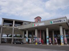 マルモッタンの最寄り駅は、土佐くろしお鉄道のごめん・なはり線の
終着駅奈半利です。
土佐くろしお鉄道は、何故か高知県の西に「中村・宿毛線」があり、
真ん中はＪＲで、東が「ごめん・なはり線」になります。
時間が余ったので、名前がおもしろいこの路線に乗って見ることに
しました。
