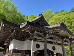 下って中社！
お天気が良くて気持ちいいですね～&#128522;
戸隠は山の中なので涼しくて過ごしやすい気候でした♪