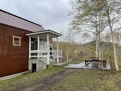 砂川から、次は三笠市の山の中にあるこちらのワイナリーへ。
人里離れたいい雰囲気のワイナリーです。

もう何度も通うお気に入りのワイナリー。
2016年に、道央のワイナリーめぐりしています。
　→　https://4travel.jp/travelogue/11187632