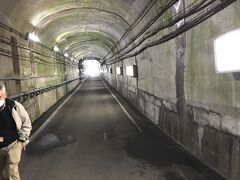 通路の先には