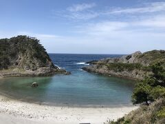 泊海水浴場、小さな入り江ですがほんとうにうつくしい