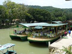 【ロボック川クルーズ　Loboc River Cruise(昼食)】


約1時間のランチクルーズの始まりです。
