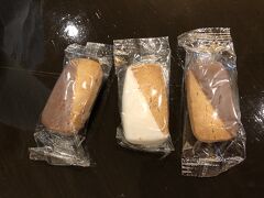 クッキーコーナーでかったクッキー。3個で3$弱。
