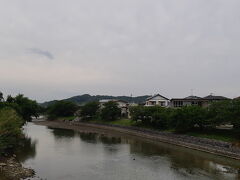 少し歩いて勝間田川に来ました。ここは春には桜が素晴らしくて、