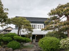 田原屋菓子店

素晴らしい庭と店構え