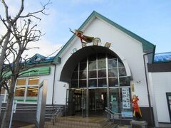 石巻駅。石ノ森章太郎のふるさと。こちらの駅で乗り換えのため途中下車します。