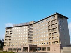 三宇田浜海水浴場の近くにあるリゾートホテル。
実は前日厳原に泊まった宿と同じ東横インです。
ただ、比田勝の中心部までは少し離れてるので、別の所に泊まりました。