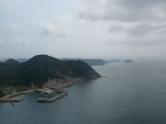 峰町にある木坂展望台からの眺めです。海は対馬海峡の西水道に当たります。