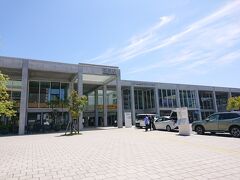 延岡駅の駅舎です。
最高の天気に恵まれました～