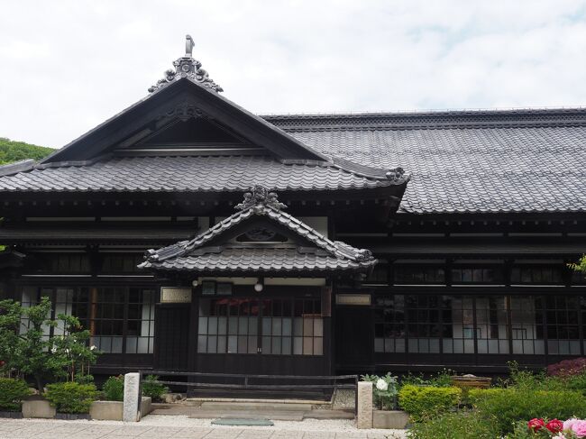 11時過ぎ、旧青山別邸に立ち寄ります。