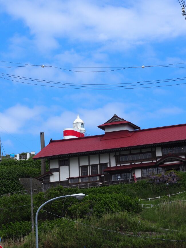 小樽市鰊御殿を下から見上げるとこんな感じです。